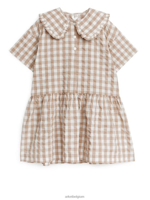 ARKET kleding 0DXJP1369 beige/geruit Seersucker jurk met rucheskraag kinderen