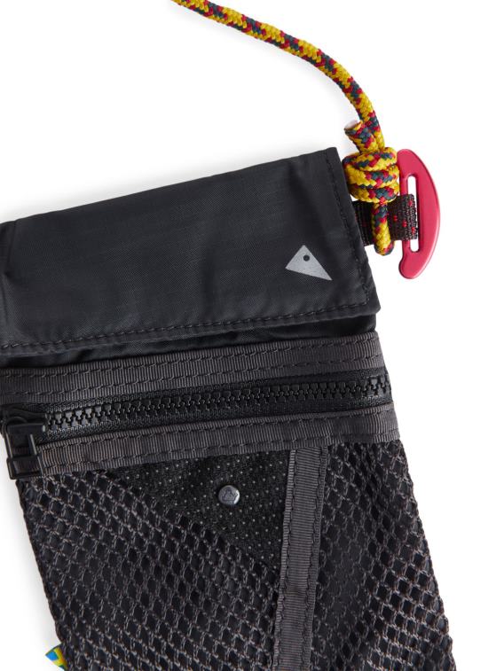 ARKET Tassen 0DXJP1203 zwart Klattermusen algir sleutelkoordzak unisex