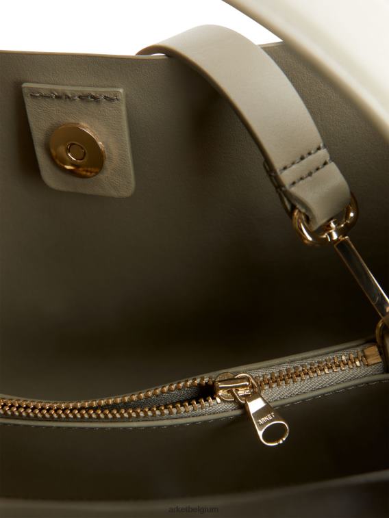 ARKET Tassen 0DXJP743 licht kakigroen leren crossbodytas unisex