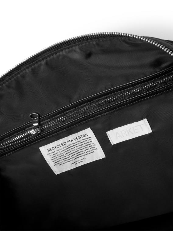 ARKET Tassen 0DXJP754 zwart lederen gedetailleerde schoudertas unisex